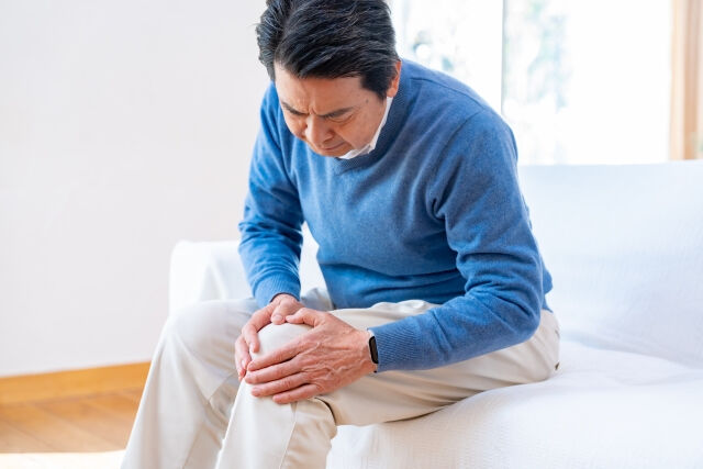 歩いているときに徐々に膝関節に違和感を感じることはありません