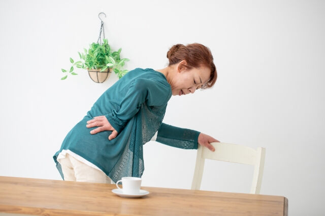 日常生活の中で、腰に突然の違和感を感じたことはありませんか？