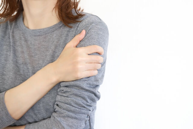 肩関節の不調を抱えている方々へ🔍、お早めにケアを始めてみませ