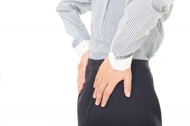 腰痛に悩まされたことはありませんか？🤔コルセットを着用するこ