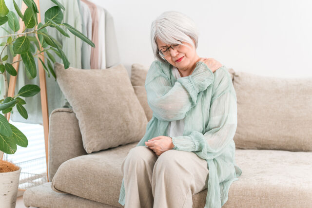肩の痛みや不快感でお困りではありませんか？😟