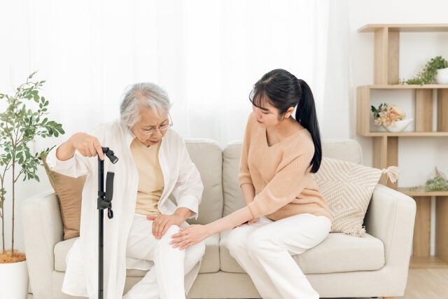 膝がポキポキと音を立てることはありませんか？🤔音がするだけで