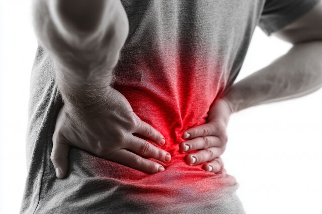 立ち仕事が多くて腰の違和感を感じていませんか？😓 それ、実は