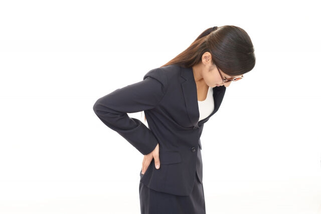慢性的な腰痛でお悩みではありませんか？😫 実際、日常生活の中
